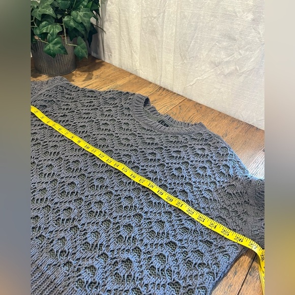 Moon & Madison gray Bell Sleeve Knit Sweater Size L - Picture 4 of 9